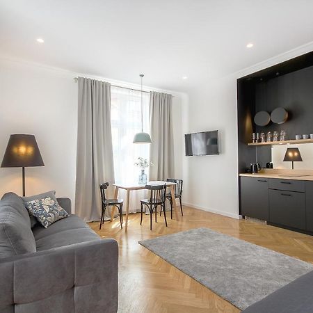 Wanderlust Apartments Красков Екстериор снимка